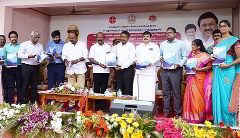 நோய் தடுப்பு குறித்து ஒரு கோடி குடும்பங்களுக்கு விழிப்புணர்வு: அமைச்சர் தொடங்கி வைத்தார்