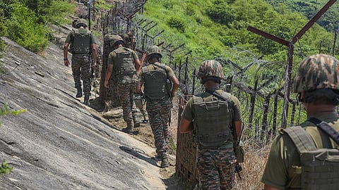 எல்லைப் பாதுகாப்பில் இந்திய ராணுவம்