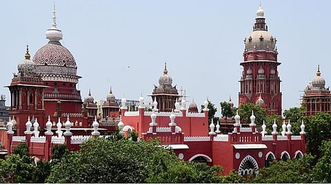 ரூ.100 கோடி இயந்திரங்களை விற்ற சர்க்கரை ஆலை மீது வழக்கு பதிவு செய்து விசாரிக்க வேண்டும்: ஐகோர்ட் உத்தரவு