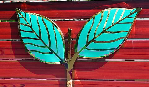 அதிமுக உள்கட்சி விவகாரம் தொடர்பாக எப்போது உத்தரவு? - தேர்தல் ஆணையம் பதிலளிக்க ஐகோர்ட் அறிவுறுத்தல்