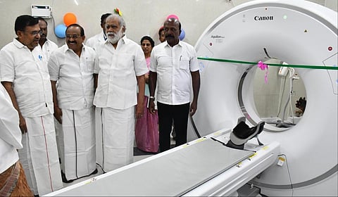 திண்டுக்கல் அரசு மருத்துவ கல்லுாரி மருத்துவமனையில்  புதிய சி.டி.ஸ்கேன், டிஜிட்டல் எக்ஸ்ரே கருவிகளை பொதுமக்கள் பயன்பாட்டுக்கு அமைச்சர் மா.சுப்பிரமணியன் தொடங்கி வைத்தார்.|  படம்: நா.தங்கரத்தினம்