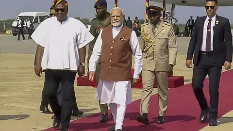 கானாவில் பிரதமர் மோடி | படம்: எக்ஸ் சமூக வலைதளம்