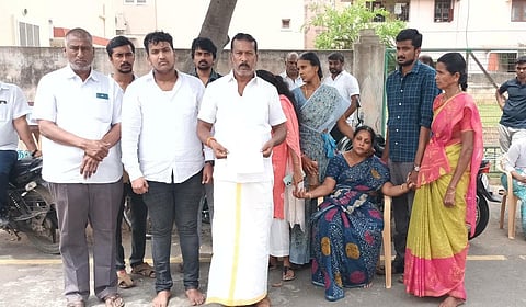 எடப்பாடி பழனிசாமியை சந்தித்து ரிதன்யாவின் பெற்றோர் மனு அளித்தது ஏன்?