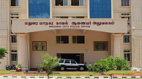 திமுக எம்.பி மகன் மீது மதுரை காவல் ஆணையரிடம் பெண் புகார்