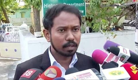 திருப்புவனத்தில் அஜித்குமார் குடும்ப வழக்கறிஞர் கணேஷ்குமார் செய்தியாளர்களைச் சந்தித்தார்