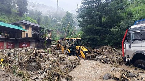 இமாச்சலில் கனமழைக்கு இதுவரை 69 பேர் உயிரிழப்பு: ரூ.700 கோடிக்கு உள்கட்டமைப்புகள் சேதம்