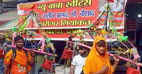 உ.பி.யில் அரசியலாகும் காவடி யாத்திரை: தாபா உரிமையாளர்களை சோதனை செய்ய களம் இறங்கிய 30 இந்து அமைப்புகள்