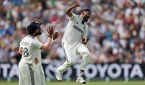 பும்ராவை விட அசாத்திய உடல் தகுதி: பிட்சிற்கு உகந்தவாறு பந்து வீச்சை மேம்படுத்தி சிராஜ் அபாரம்!