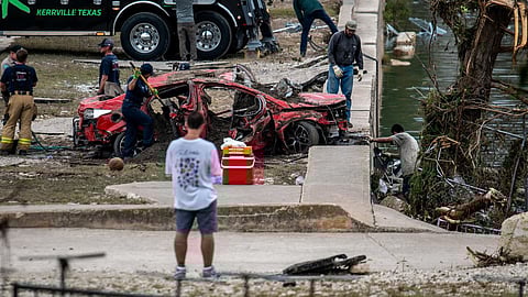வரலாறு காணாத மழையால் பெருவெள்ளம் - அமெரிக்காவில் 52 பேர் உயிரிழப்பு; 27 பேரை காணவில்லை