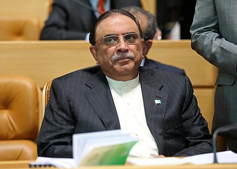 அதிபர் சர்தாரியின் பதவியை பறித்துவிட்டு பாகிஸ்தானில் ராணுவ ஆட்சிக்கு அடித்தளமா?