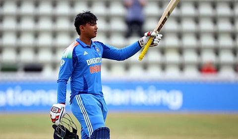 யு-19 தொடரில் வரலாறு படைத்த 14 வயது வைபவ் சூரியவன்ஷி!