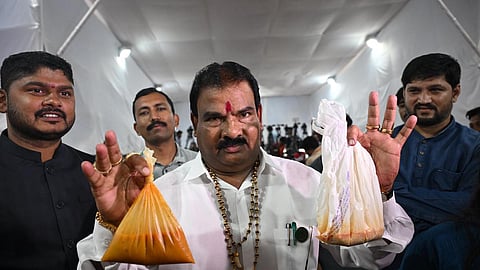 “இதுதான் எங்கள் பாணி...” - கேன்டீன் ஊழியரை தாக்கிய சிவசேனா எம்எல்ஏ விளக்கம்