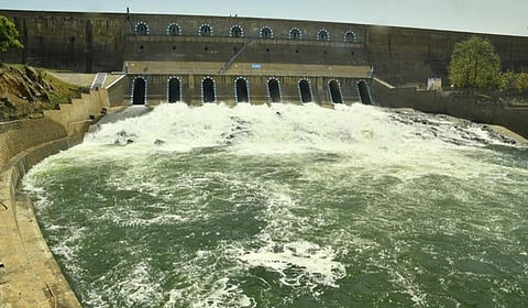 மேட்டூர் அணைக்கு நீர்வரத்து 30,250 கனஅடியாக குறைந்தது