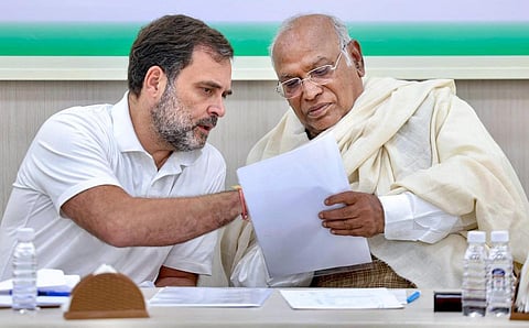 ஜம்மு காஷ்மீருக்கு மீண்டும் மாநில அந்தஸ்து: பிரதமர் நரேந்திர மோடிக்கு கார்கே, ராகுல் கடிதம்