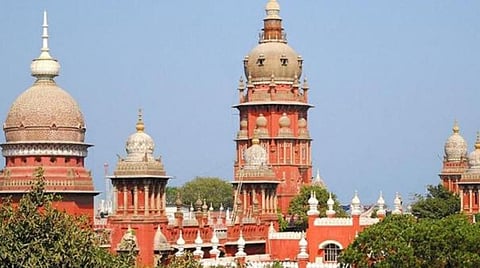 வழக்கு விசாரணைக்கு சாட்சி சொல்ல ஆஜராகாத சிஎம்டிஏ உறுப்பினர் செயலரை கைது செய்து ஆஜர்படுத்த உத்தரவு