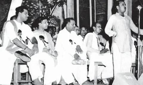 1949 செப்.17-ம் தேதி சென்னை ராயபுரம் ராபின்சன் பூங்காவில் திராவிட முன்னேற்றக் கழகம் தொடக்க விழாவில் உரையாற்றிய அண்ணா.