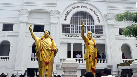 திமுக வழியில் அதிமுக - திண்டுக்கல் மாவட்டத்தில் கட்சி உட்கட்டமைப்பு மாற்றம்!