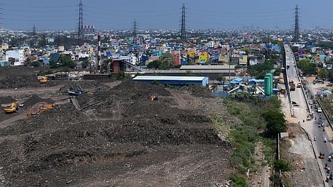 கொடுங்கையூரில் 15 லட்சம் டன் பழைய கழிவுகள் அகற்றம்: மீட்கப்பட்ட 2 ஏக்கரில் மரக்கன்று நடும் மாநகராட்சி
