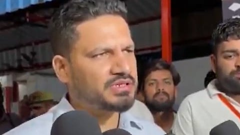 உ.பி. ஆட்சியர் ஷஷாங் திரிபாதி