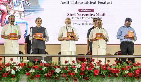 இபிஎஸ் ‘குட்டி மீட்’, மேடையில் திருமா... மோடி விசிட் ‘அரசியல்’ தருணங்கள்!