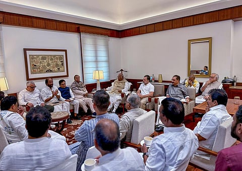 டெல்லியில் நடைபெற்ற இண்டியா கூட்டணி தலைவர்களின் ஆலோசனைக் கூட்டம்