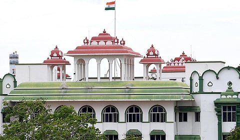 டிஜிபிக்கு பணி நீட்டிப்பு வழங்க தடை கோரி வழக்கு தாக்கல்