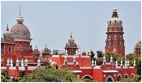 தமிழக அரசின் திட்டங்களில் முதல்வர் ஸ்டாலின் பெயரை பயன்படுத்த உயர் நீதிமன்றம் தடை!