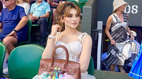 லண்டன் விமான நிலையத்தில் ரூ.70 லட்சம் மதிப்பு நகைகளுடன் ஊர்வசி ரவுதெலாவின் சூட்கேஸ் திருட்டு!