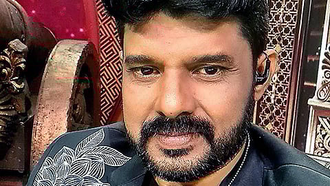 ஓட்டல் அறையில் மலையாள நடிகர் சடலமாக மீட்பு