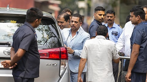 காங்கிரஸ் ஆட்சி காலத்தில் குருகிராமில் 3.5 ஏக்கர் நிலத்தை லஞ்சமாக பெற்ற ராபர்ட் வதேரா: அமலாக்கத்துறை குற்றப்பத்திரிகை