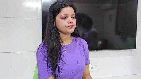 பஹல்காம் தாக்குதலில் கணவரை இழந்த ஹிமான்ஷி ‘பிக்பாஸ்’ நிகழ்ச்சியில் பங்கேற்கிறார்