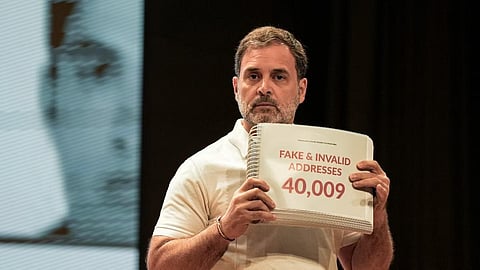 வாக்காளர் பட்டியல்: யார் பக்கம் தவறு?