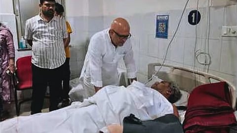 பனாரஸ் இந்து பல்கலை.யில் தெலுங்கு மொழி துறைத் தலைவர் பதவியை பெறுவதில் மோதல்: பேராசிரியர் மீது தாக்குதல், 3 பேர் கைது