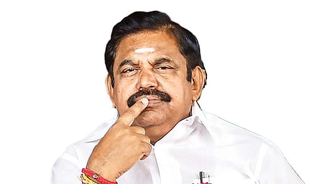 காரில் இடமில்லை... கருத்துச் சொல்ல அனுமதியில்லை..! - சர்வாதிகாரியாக நடந்து கொள்கிறாரா இபிஎஸ்?