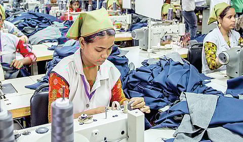 அமெரிக்காவின் 50% வரி விதிப்பால் தமிழக ஜவுளி ஏற்றுமதியாளருக்கு கடும் பாதிப்பு