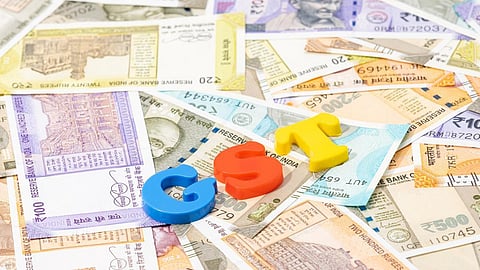 ஜிஎஸ்டி வரியை குறைக்க திட்டம்: கார், மொபைல்போன், கணினி விலை குறையும்!