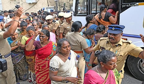 மாநகராட்சி தூய்மைப் பணியாளர் போராட்டம்: அலுவலக உதவியாளர் சங்கம் ஆதரவு