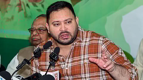 பிரதமர் மோடியை விமர்சித்த தேஜஸ்வி மீது உ.பி., மகாராஷ்டிராவில் வழக்கு பதிவு