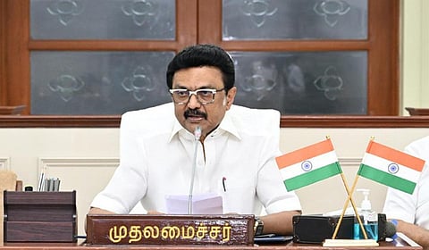 பேருந்து மோதி உயிரிழந்த அரசு மருத்துவர் குடும்பத்துக்கு நிவாரணம் ரூ.1 கோடி வழங்க வேண்டும்: மருத்துவர்கள் கோரிக்கை