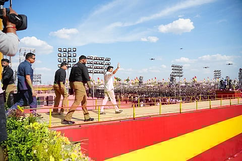 ரசிகரை பவுன்சர்கள் தூக்கி வீசிய விவகாரம்: விஜய் மீதான வழக்கு மதுரை கூடக்கோவில் காவல் நிலையத்துக்கு மாற்றம்