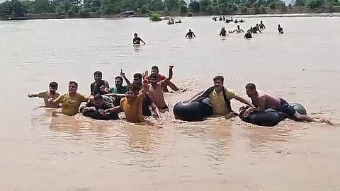 பருவமழையால் தத்தளிக்கும் வட மாநிலங்கள்: ஜம்மு காஷ்மீரில் உயிரிழப்பு எண்ணிக்கை 41 ஆக உயர்வு