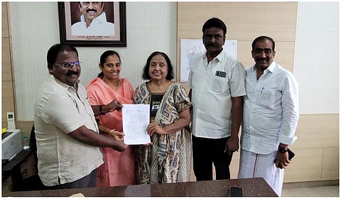 பொள்ளாச்சி சாலை பணிக்காக ரூ.32 கோடி மதிப்புள்ள இடத்தை தானமாக வழங்கிய குடும்பத்தினர்!