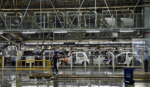 தொழில் வளர்ச்சியில் தொடர்ந்து மிளிரட்டும் தமிழகம்