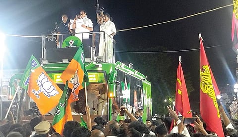 மதுரை மாவட்ட 10 தொகுதிகளிலும் அதிமுக பிரச்சாரத்தில் திரண்ட பாஜகவினர்!