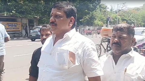 டிஜிபி அலுவலக வாசலில் ‘ஏர்போர்ட்’ மூர்த்தி மீது விசிகவினர் தாக்குதல்: இருதரப்பினர் மீதும் வழக்குப் பதிவு