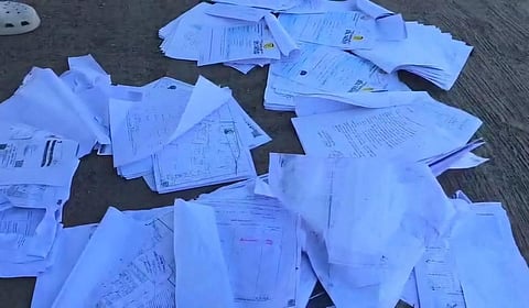 ‘உங்களுடன் ஸ்டாலின்’ மனுக்கள் ஆற்றில் மிதந்த விவகாரம் - நடவடிக்கையும் சர்ச்சையும்