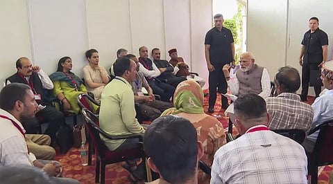 இமாச்சலப் பிரதேசத்தில் மழை வெள்ளத்தால் பாதிக்கப்பட்டவர்களுடன் கலந்துரையாடிய பிரதமர் மோடி