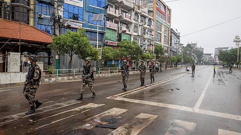 நேபாளத்தில் வன்முறை ஓயாததால் பதற்றம் நீடிப்பு: அரசியல்வாதிகளை குறிவைத்து தாக்குதல்