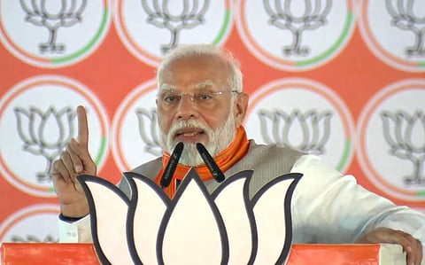 பாகிஸ்தான் பயங்கரவாதிகளை காங்கிரஸ் ஆதரிக்கிறது: பிரதமர் மோடி குற்றச்சாட்டு