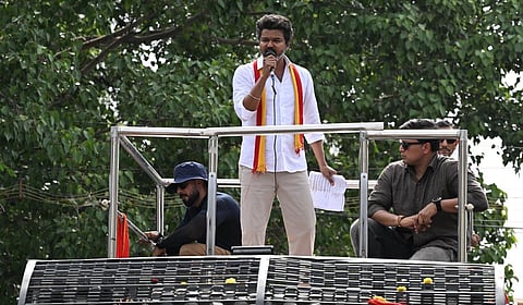 சென்னையில் 2 நாட்கள் விஜய் சுற்றுப்பயணம்: அனுமதி கோரி காவல் ஆணையரிடம் தவெக மனு